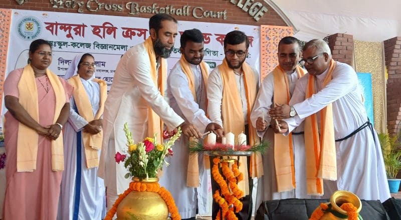 নবাবগঞ্জে বিজ্ঞানমেলা ও শিক্ষা-সাংস্কৃতিক প্রতিযোগিতার উদ্বোধন