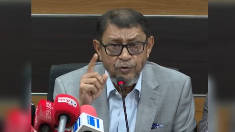 "ডেঙ্গু পরীক্ষায় ৮০% ছাড় ও বিনামূল্যে চিকিৎসার নির্দেশ স্বাস্থ্যমন্ত্রীর" 