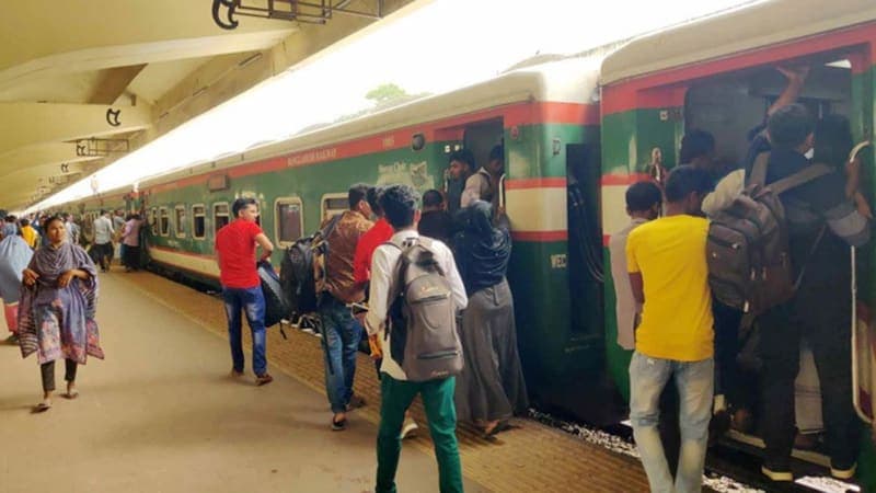 ঈদযাত্রায় নারীদের দুর্ভোগ কমাতে উচ্চ আদালতের গুরুত্বপূর্ণ পদক্ষেপ